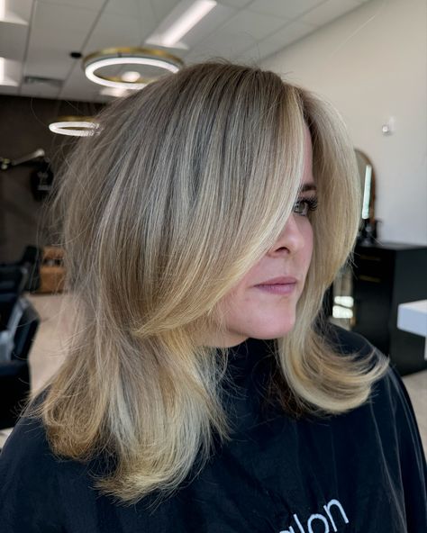 Lived in blonde 🤤 We did a root smudge; mid tone, and raw lift (no toner) on the rest! Sometimes no toner is the perfect tone! #blonde #utahhairstylist #utahblondespecialist #utahblondes #utahlivedincolorspecialist #utahlivedinblonde #livedinblonde #blondeinspo #blondeinspiration Rooty Blonde, Trending Blonde 2024, Blonde Hair Autumn 2024, Dark Blonde Hair 2024, Toner, Hair Stylist, Blonde, Color