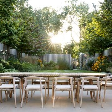 Garden Boundary, Tom Massey, Marcus Barnett, Pond Deck, Chic Patio, Stepping Stone Paths, Townhouse Garden, York Stone, Brick Paving