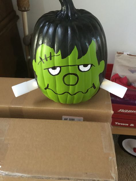 Frankenstine Pumpkin Paint, Frankinstine Pumpkin Painting Ideas, Painted Frankenstein Pumpkin, Pumpkin Frankenstein Face, Frankinstine Pumpkin Painting, Pumpkin Painting Frankenstein, Pumpkin Painting Ideas Frankenstein, Frankenstein Pumpkin Painting, Cute Painted Pumpkin Ideas