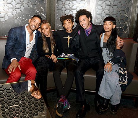 Will Smith, Jada Pinkett Smith, Jaden Smith, Trey Smith and Willow Smith celebrate Trey Smith's 21st birthday with special dinner at Hakkasan. Will Smith Jada Pinkett, Blended Family Photos, Will And Jada Smith, Will Smith And Family, Jada Smith, Trey Smith, Shirtless Actors, After Earth, Smith Family