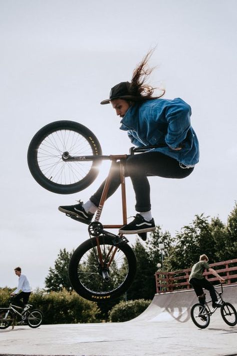 300+ Best Bmx Photos · 100% Free Download · Pexels Stock Photos Bmx Flatland, Bike Hacks, Best Bmx, Orthotic Shoes, Bmx Bicycle, Shoe Inserts, Bike Wheel, Park Photos, Photos Hd