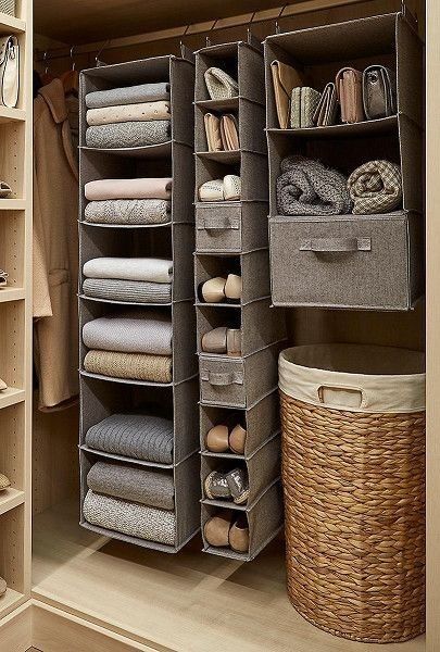 Clever Closet, Organizar Closet, Organized Closet, Wardrobe Organisation, Diy Wardrobe, Organisation Hacks, Organizing Hacks, Diy Casa, Design Blogs