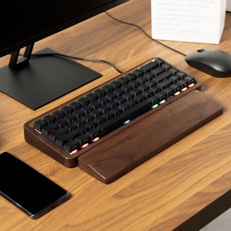 Super cost-effective Walnut Wooden Tuotuo Keyboard🥰 www.xvxchannel.com https://th.xiapibuy.com/wumianjingmi.th #xvxkeyboard #shopeeth #key #keyboard 60% Keyboard, Solid Wood Design, American Black Walnut, Keyboard Case, Wood Creations, Wooden Desk, April 22, Computer Keyboard, Random Stuff