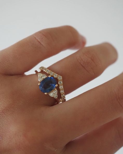 Natural Blue Sapphire and Diamonds custom Engagement Ring 💍 You dream it, we make it!!! PIAZ Wedding Safire Rings Engagement Gold, Safire Rings Engagement, Safire Rings, Rings Engagement Gold, Rings Engagement, Dream It, You Dream, Natural Blue Sapphire, Custom Engagement Ring