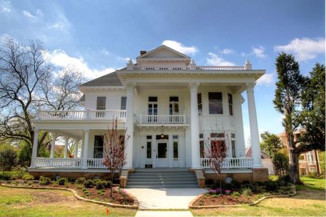 Colonial Revival House Exterior, Historic Home Renovation, Colonial Revival House, Traditional Exterior, Se Asia, Greek Revival, Colonial Revival, Colonial House, Historic Home