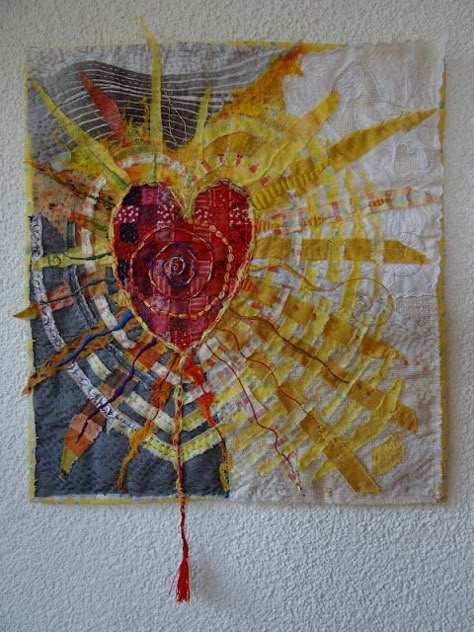 Art Fibres Textiles, Quilt Modernen, Textile Fiber Art, Heart Quilt, Sewing Art, Mini Quilts, Art Textile, Stitching Art, Heart Art