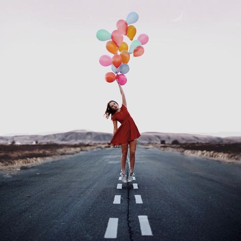 Birthday Photoshoot Ideas, Holding Balloons, Balloons Photography, Self Portrait Photography, Birthday Photography, Conceptual Photography, Creative Photos, Portrait Inspiration, Birthday Photoshoot