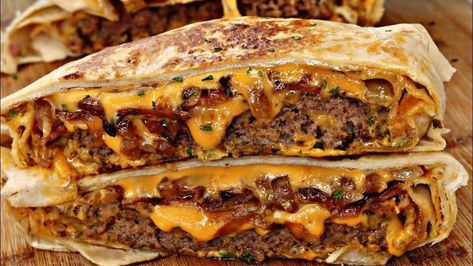 Cheeseburger Crunch Wrap Better Than Taco Bell Cheeseburger Crunch Wrap, Crunchwrap Recipe, Cheeseburger Wraps, Double Crunch, Beef Wraps, Crunch Wrap, Baked Bacon, Tortilla Wraps, Läcker Mat