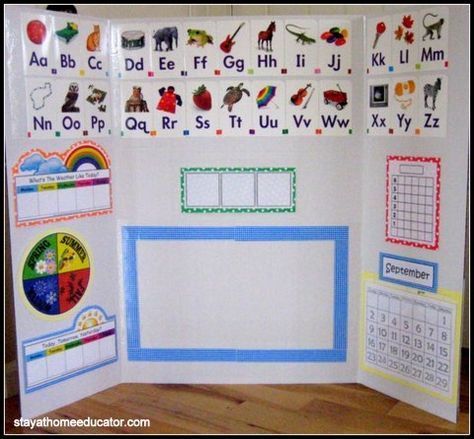 How to make your at home preschool mobile, either for shared teaching or for small spaces. Prek Board Ideas, Preschool Trifold Board Ideas, Circle Time Poster Board, Mobile Classroom Ideas, Preschool Poster Board Ideas, Poster Board Calendar Diy, Learning Boards For Kindergarten, Homeschool Corner Space, Kindergarten Poster Board Ideas