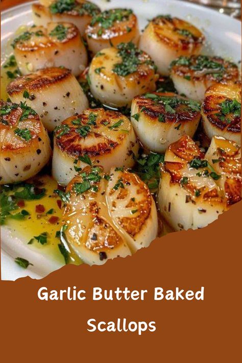 If you're craving something fancy yet easy to make, these Garlic Butter Baked Scallops are about to be your new go-to! With tender scallops, a golden, cheesy breadcrumb topping, and a zesty lemon finish, this dish is pure seafood heaven! 😍✨ Garlic Butter Baked Scallops, Baked Stuffed Scallops Recipe, Baked Scallop Recipes, Garlic Butter Scallops Recipe, Baked Scallops Recipe, Scallop Recipes Baked, Scallops And Pasta, Homemade Chicken Marinade, Thanksgiving Main Dishes