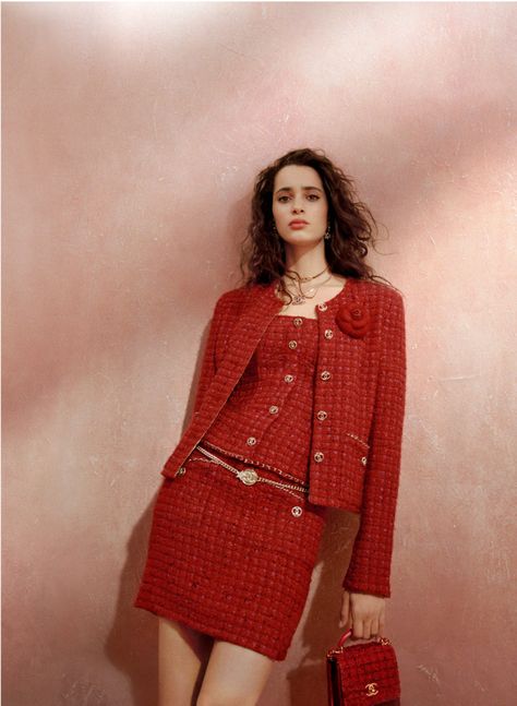 Chanel Tweed Outfit, Red Tweed Dress, Red Tweed Jacket, Tweed Set, 1920s Women, Tweed Outfit, Chanel Tweed Jacket, Chanel Fashion Show, Red Chanel