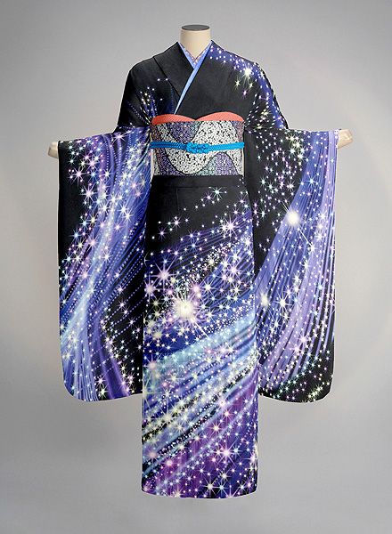 Galaxy #Furisode Gosh this is gorgeous... If you find that for my birthday, it will fill all my secret desires. <3 Space Kimono, Galaxy Kimono, Blue Kimono Traditional, Purple Kimono Traditional, Purple Haori, Purple Yukata, Cute Kimonos, Japanese Traditional Clothing, Kimono Japan