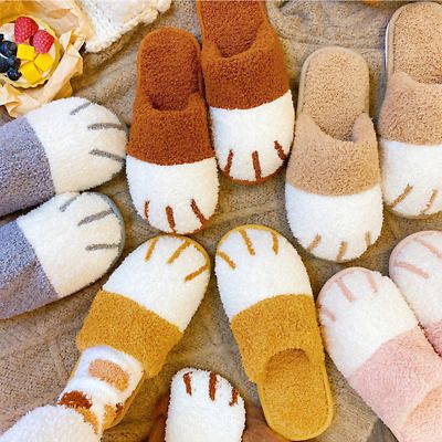 Paw Slippers, Paws Socks, Plush Shoes, Cat Slippers, Super Cute Cats, Cat Socks, House Bedroom, Celtic Knots, Free Socks