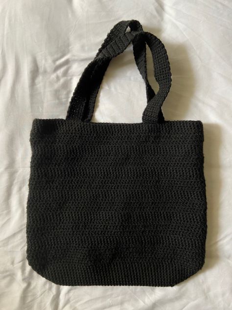 Crochet Bag Crochet Bag Aesthetic, Sling Bag Crochet, Crochet Sling Bag, Crochet Men, My Style Bags, Free Crochet Bag, Crochet Business, Crochet Wool, Crochet Inspo