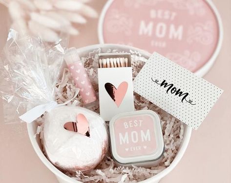 Mothers Day Box Ideas Gifts, Mom Box Gift Ideas, Mother Day Box Gift Ideas, Mother’s Day Box Ideas, Mothers Day Candle Gift Box Ideas, Valentine Candle Gift Box Ideas, Mother’s Day Gift Box Ideas, Mother’s Day Candle, Pamper Box Ideas Gifts