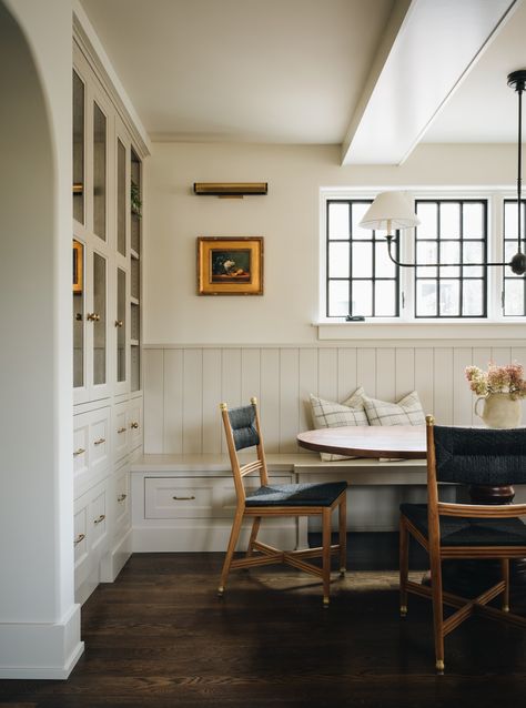 Floral Ave — Jean Stoffer Design 40s House, Jean Stoffer Design, Jean Stoffer, Dining Room Nook, Room Nook, Seating Storage, Cottage Dining, Cottage Decorating, Oval Table