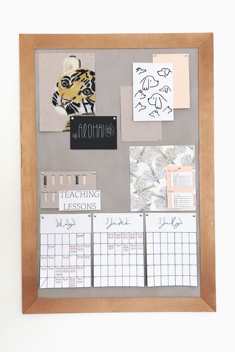 Bulletin Board Ideas For Bedroom Student, Minimalist Bulletin Board, Bulletin Board Design Ideas, Bulletin Board Ideas For Bedroom, Board Design Ideas, Pinboard Ideas, English Tutor, Bulletin Board Design, Bulletin Board Ideas