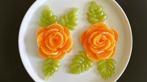 Fancy Fruit Salad Presentation, Orange Carving Ideas, Orange Fruit Platter, Orange Carving Fruit, Fruit Decorations Ideas, Cut Fruit Platter, Food Carving Fruits And Vegetables, Orange Fruit Decor, Food Decoration Ideas Plate