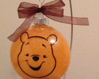 Winnie The Pooh Ornaments, Diy Winnie The Pooh, Disney Diy Christmas Ornaments, Tile Ornaments, Pooh Christmas, Pooh Winnie, Board Crafts, Disney Christmas Tree, Teacher Appreciation Gifts Diy