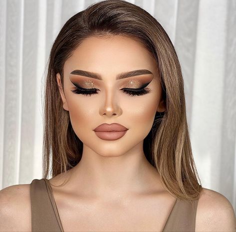 Makeup Make Up Bold Look, Gold Dress Makeup Look, Makiyaje Make Up, Glam Party Makeup Looks, Wedding Smokey Eye Makeup, Bride Makeup Brown Eyes Brunettes, Full Makeup Looks, Glam Party Makeup, Easy Party Makeup