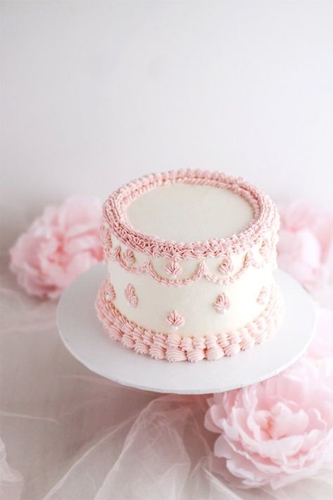 Girly Smash Cake, Vintage Cake White And Pink, Smash Cake Inspiration, Princess Tea Party Cupcakes, Light Pink Cake Ideas, Tutu Cute Birthday Cake, Pink Gingham Birthday Cake, Pink And White First Birthday Cake, Pink Bow Smash Cake