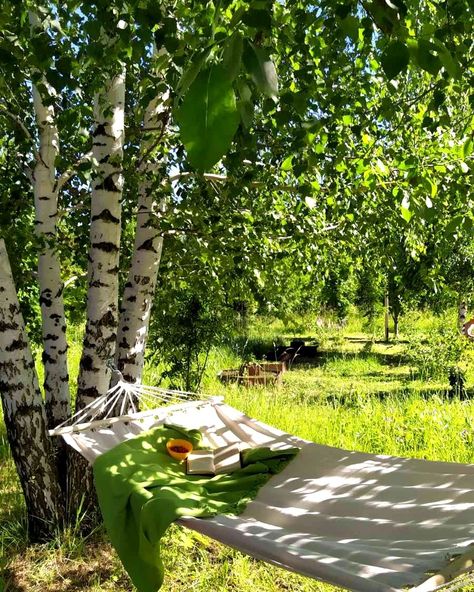 Outside Hammock, Cottagecore Reading, Hammock Reading, Sun Aesthetic, Uk Garden, Sunny Weather, Quilted Fabric, Summer Feeling, Summer Dream