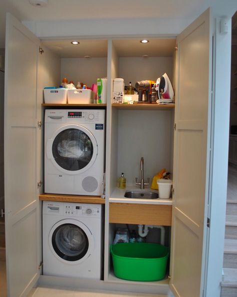 Utility Hz - hide behind doors Outdoor Laundry Rooms, Modern Shaker Kitchen, Laundry Cupboard, Utility Room Storage, Small Utility Room, Utility Room Designs, Basement Laundry Room, Dream Laundry Room, Laundry Room Closet