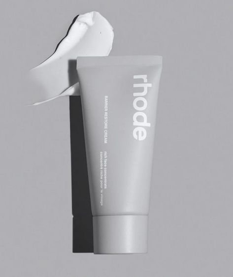 Rhode skin care by Hailey Bieber is actually worth the hype Barrier Cream, Peach And Lily, Clinique Moisturizer, Hydrating Lip Balm, Skin Care Brands, Glass Skin, Skincare Set, Hailey Bieber, Skin Care Women