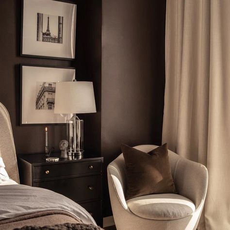 Bedroom Chocolate Brown, Brown Painted Bedroom, Chocolate Brown Bedrooms, Dark Brown Bedrooms, Warm Neutral Paint Colors, Dark Brown Walls, Bedroom Design Trends, Luxury Room, Luxury Room Bedroom