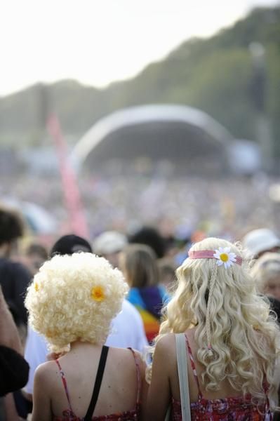 How to Be a Vendor at Music Festivals Bohemian Attire, Festival Booth, Coachella Festival, Electronic Dance Music, Homemade Crafts, Music Festivals, The Expert, Boho Vibe, Big Hair