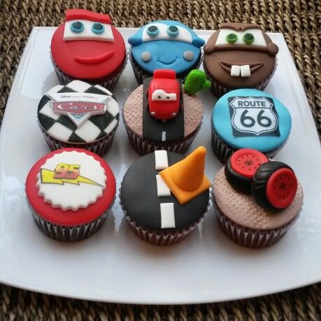 Disney Cars Cupcakes Disney Cars Cupcakes, Compleanno A Tema Hot Wheels, Disney Cars Cake, Birthday Cupcakes Boy, Cars Cupcakes, Mcqueen Cake, Disney Cupcakes, Festa Hot Wheels, Cars Birthday Cake