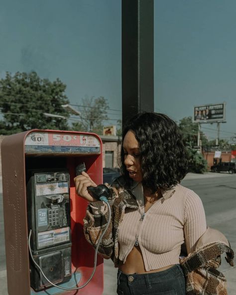 Just a fun photoshoot idea that I wanted to replicate, it was harder finding the payphone than I realized it would be. Love the vintage aesthetic to it and the fall vibes the jacket gives to the picture. Payphone Photoshoot Ideas, On The Phone Photoshoot, Pay Phone Photoshoot, Payphone Photoshoot, Modern Photoshoot Ideas, Vintage Photoshoot Aesthetic, On The Phone Aesthetic, Vintage Phone Photoshoot, Photoshoot Prop Ideas