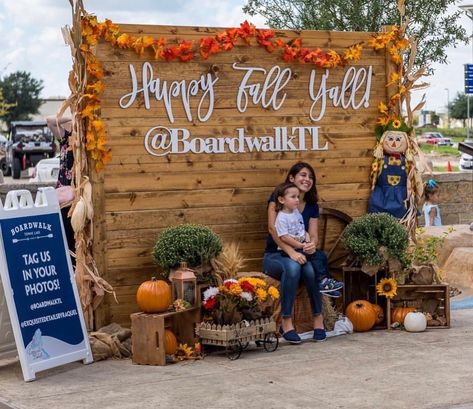 Easy Fall Photo Booth, Fall Photo Opp Ideas, Fall Harvest Photo Booth Ideas, Fall Party Backdrop Ideas, Thanksgiving Decorations Photo Booth, Fall Fest Backdrop, Thanksgiving Photo Op, Harvest Backdrop Ideas, Fall Festival Costume Ideas