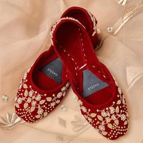 Bridal Sandals Heels Indian, Heels Indian, Bridal Sandals Heels, Indian Wedding Shoes, Good Morning Clips, Traditional Shoes, Eid Outfit, Bridal Sandals, Walking On Clouds