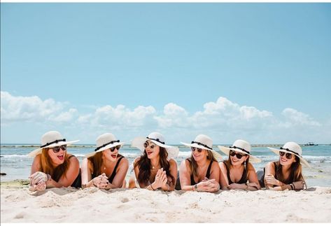 Beach Party Photoshoot, Beach Friends Photoshoot, Beach Group Photo Ideas, Group Beach Pictures Friends, Resort Photoshoot, Bali Experience, Bachelorette Photoshoot, Bachelorette Beach Weekend, Beach Photos Friends