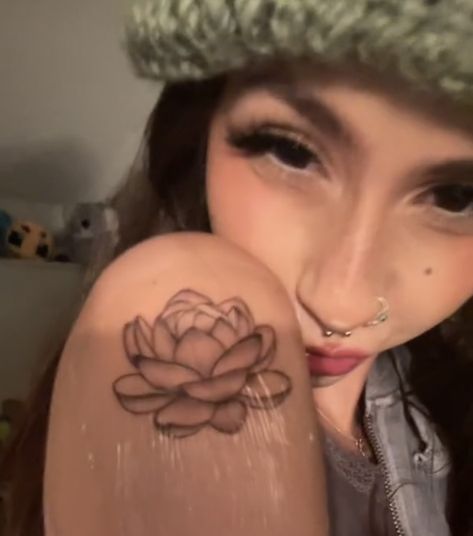 Nana tattoo Pretty Lotus Tattoo, Ren Flower Nana Tattoo, Loutish Flower Tattoo, Nana Tattoo Lotus Flower, Nana Lotus Flower Tattoo, Nana Flower Tattoo, Y2k Flower Tattoo, Nana Lotus Flower, Lotus Ear Tattoo