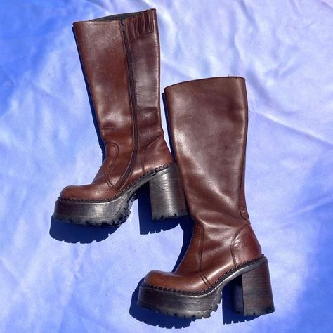 Look what I just found on Depop 🙌 https://depop.app.link/XUZp2UUkatb Brown 70s Platform Boots, Brown Gogo Boots, Platform Brown Boots, 70s Platform Boots, Brown Chunky Boots, Chunky Brown Boots, Thrift Shoes, Brown Platform Boots, 70s Shoes