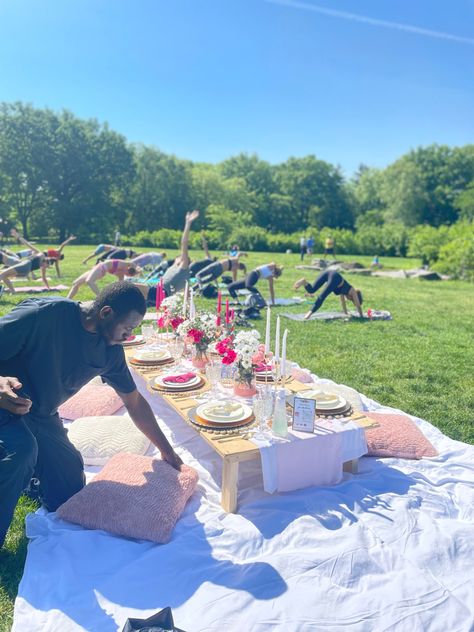 Yoga Bridal Shower Ideas, Yoga Brunch Party, Wellness Birthday Party, Yoga Event Ideas, Yoga Party Ideas, Girl Time Ideas, Yoga Birthday Party, Wellness Party, Girly Activities