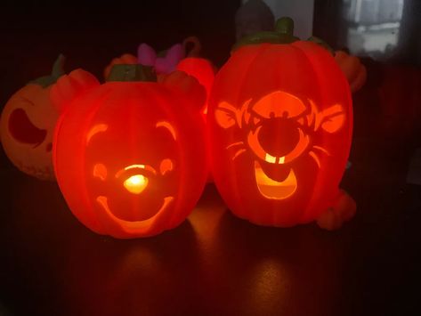 Pooh Pumpkin Carving, Pooh Bear Pumpkin, Tigger Pumpkin, Pooh Pumpkin, Tigger Halloween, Winnie The Pooh Pumpkin, Bear Pumpkin, Winnie The Pooh And Tigger, Pumpkin Lanterns