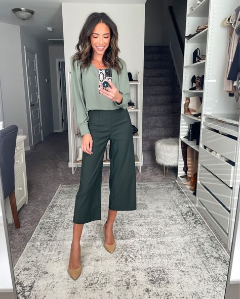 Business Casual Clinical, Fall Office Wear Women, Summertime Office Outfits, Pharma Sales Rep Outfit, Spring 2023 Office Outfits, Florida Work Outfits, Colorful Business Casual Summer, Summer Work Clothes Professional, Business Casual Outfits Warm Weather