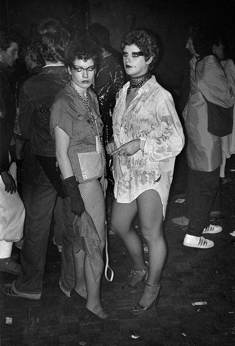 Derek Ridgers – Punk London 1977 | Dazed Derek Ridgers Photography, Punk London 1977, Derek Ridgers Punk, 70s Punk Photography, 70s Punk London, Punk London 80s, Punk Movement 70s, 70s Punk Women, 70’s Punk