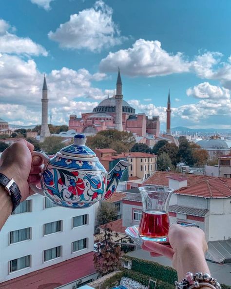 You will fall in love with the magnificent view of Istanbul. After visiting the most important places of the city with a private tour, you will have pleasant moments at the terrace restaurants with an impressive view. It will be an unforgettable experience. #istanbulvoyagetravel #istanbul #bestview #hagiasophia #sultanahmet #privatetour #istanbultours #scenery #tea Istanbul Turkey Photography, Visit Istanbul, Turkey Tour, Turkey Travel Guide, Istanbul Photography, Visit Turkey, Istanbul Travel, Turkish Tea, Blue Mosque