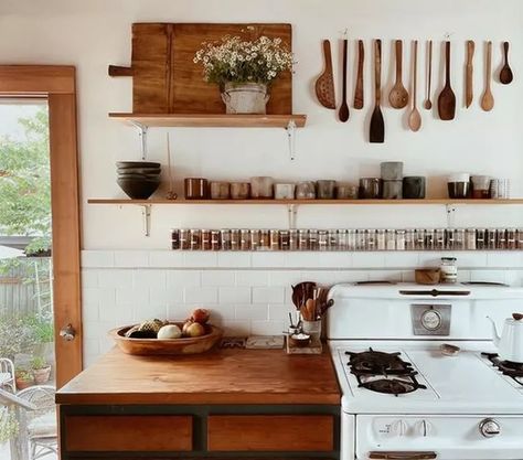 Spice Storage Ideas, Kitchen Shelves Ideas, Kitchen Shelving Ideas, Kitchen Shelving, Spice Shelf, Shelves Ideas, Bohemian Kitchen, Shelving Ideas, Creative Kitchen