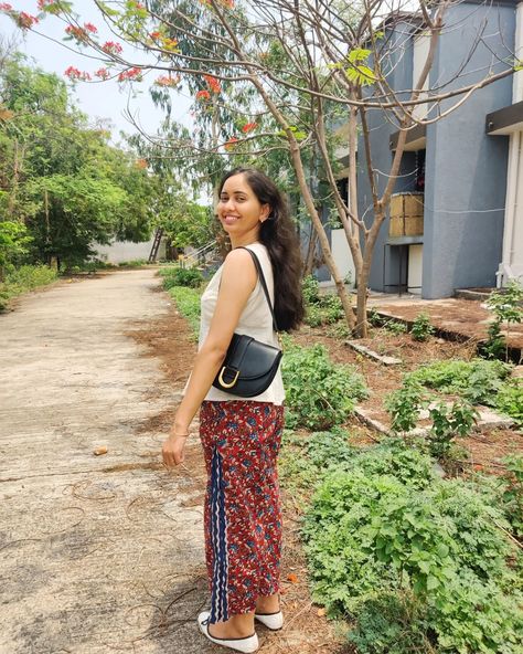 The cut on this top is everything I mean if you want to hide the tummy area it has a nice cut & fit. Outfit I wore on repeat this Summer 🌞. Top is a recent purchase from @myntra Comment for Link 🖇️ 🍉Fabric is Linen cotton 🍉 It comes with detachable sleeves too [Cotton top, Myntra tops, Myntra top finds, college tops, tops for office, summer tops, modest fashion, college wear, office wear] #summerfashion #summertop #cottontop #officewear #collegewear Would you wear it? Summer Tops Modest, College Tops, College Wear, Fashion College, Detachable Sleeves, On Repeat, Cotton Top, Office Wear, Summer Top