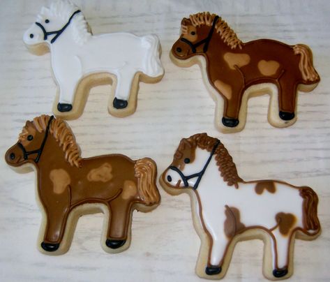 Horse Cookies Decorated, Farm Animal Cookies, Western Cookies, Decorated Horse, Recipe For Caramel, Caramel Shortbread, Farm Cookies, Horse Cookies, Horse Birthday Parties