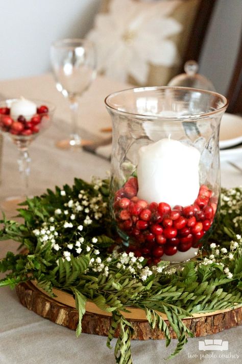 Simple and Natural Christmas Table Decor Art Floral Noel, Table Decor Christmas, Christmas Party Table, Deco Table Noel, Table Centerpiece Decorations, Christmas Table Decor, Christmas Dinner Table, Christmas Table Centerpieces, Christmas Centerpieces Diy