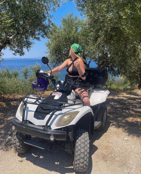 Quad rijden op zakynthos black outfit green headband Zante Girls Holiday, Black Summer Outfits, Girls Holiday, Holiday Summer, Gap Year, Dream Holiday, Future Travel, Photo Inspo, Mykonos