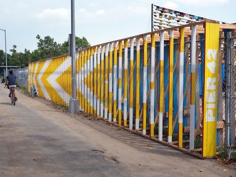 Lenticular printing Construction Fence, Hoarding Design, Entrance Signage, Lenticular Printing, Wall Signage, Interactive Walls, Environmental Graphic Design, Lan Can, Wayfinding Signage