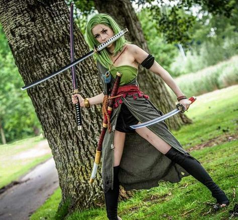 Cosplay Zoro, Zoro Cosplay, Top Cosplay, Facebook Photo, Suit Costume, One Piece Cosplay, The Pose, Universal Language, Cute Costumes