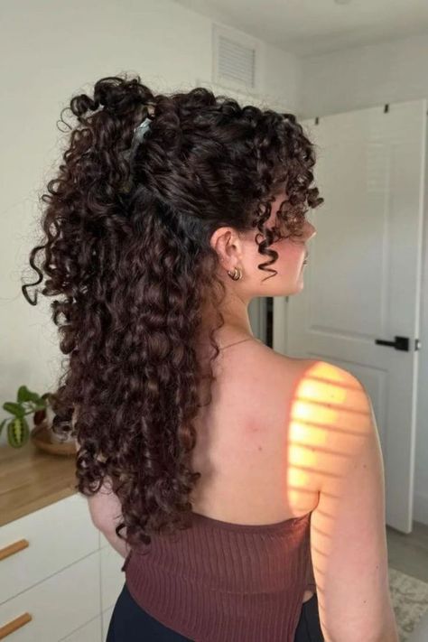 Half-Up Curly Hairstyle Layered Curls, Elegant Updos, Hair Mistakes, Hairstyles Tutorial, Cute Curly Hairstyles, Peinados Recogidos, Latest Hair, Clip Hairstyles, Heatless Hairstyles